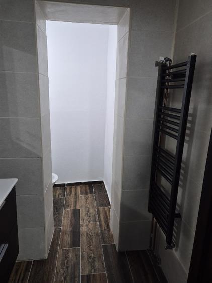 Apartament cu 3 camere decomandat în Micro 4