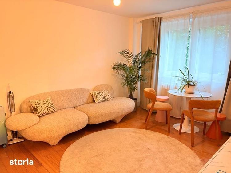Apartament cu 2 camere decomandat în Victoriei