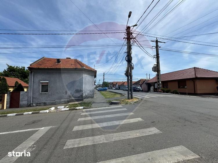 Casă cu 4 camere cu Teren 450 Mp în Șega