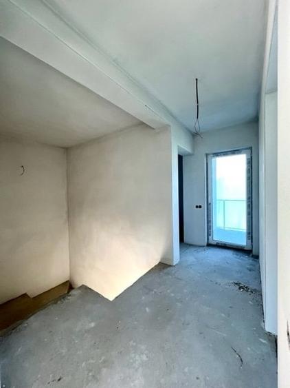 Duplex cu 4 camere cu Canalizare în Est