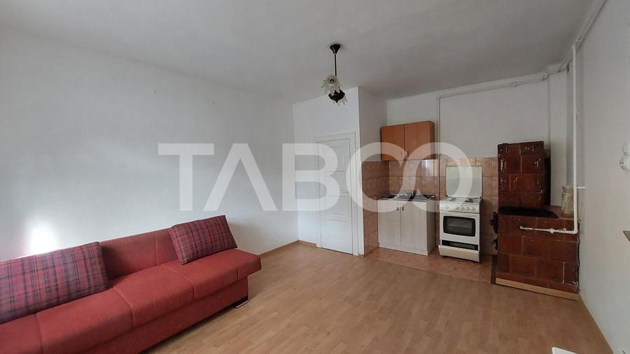 Apartament cu 2 camere decomandat, mobilat în Turnișor