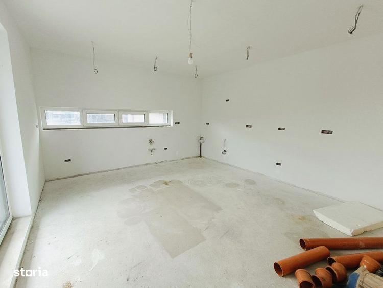 Casă cu 5 camere cu Teren 280 Mp în Borhanci