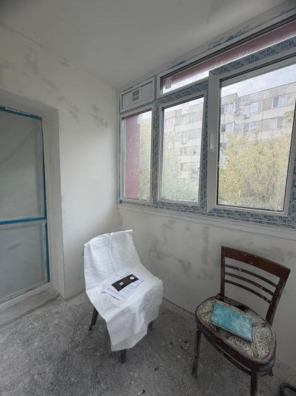 Apartament cu 3 camere decomandat în Berceni