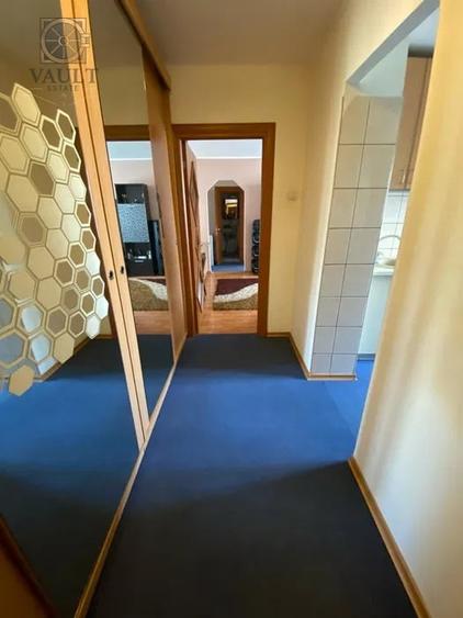 Apartament cu 3 camere semidecomandat, mobilat în Brâncoveanu