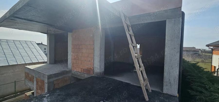 Casă cu Teren 1585 Mp în Strejnicu