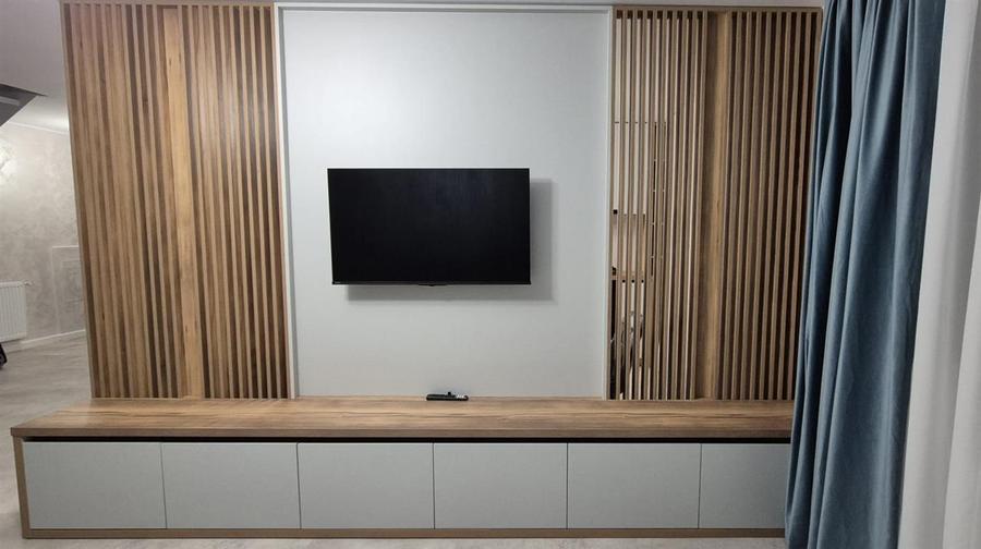 Apartament cu 3 camere semidecomandat, mobilat în Hipodrom 4