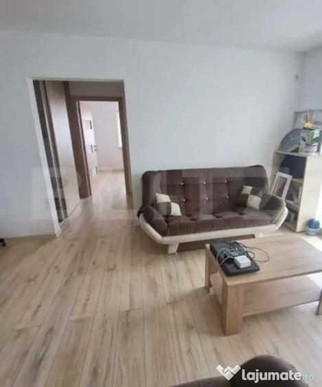 Apartament cu 2 camere semidecomandat în Județean