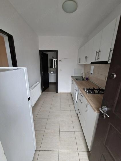 Garsonieră decomandată, mobilată în Blumăna