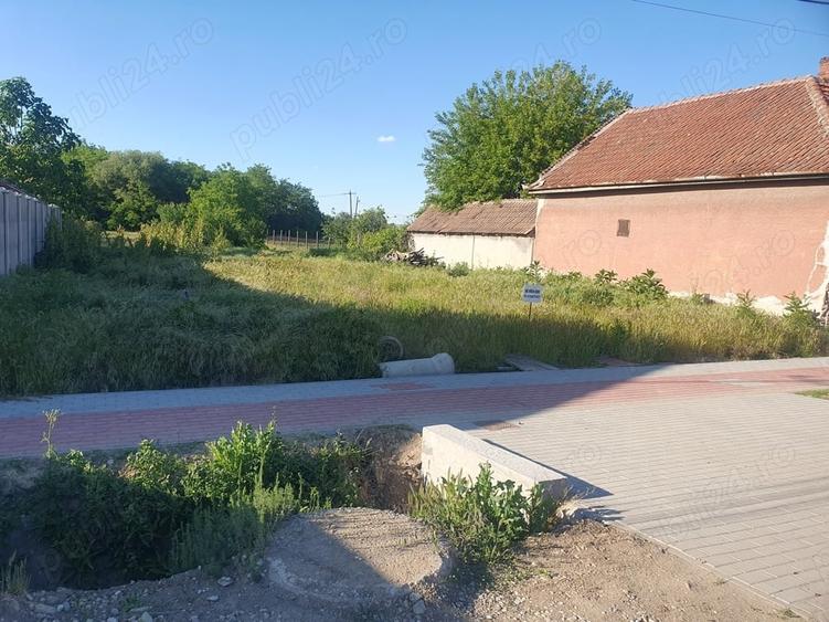 Teren de 1404 mp, în Sântion