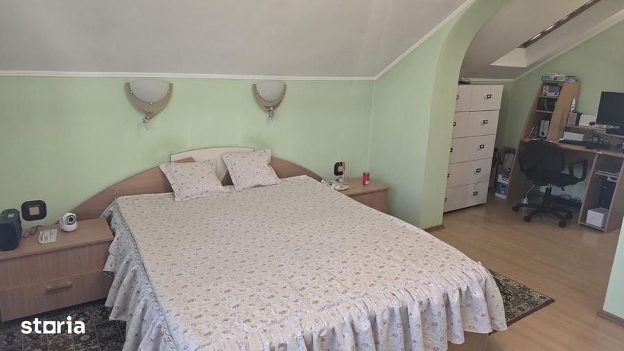 Casă cu 5 camere cu Teren 1159 Mp în Ceangăi