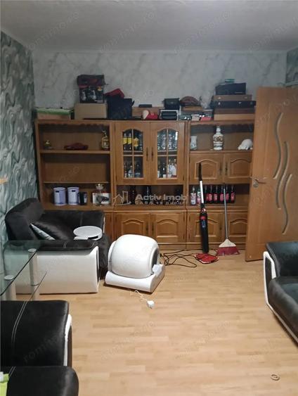 Apartament cu 3 camere decomandat în Rahova