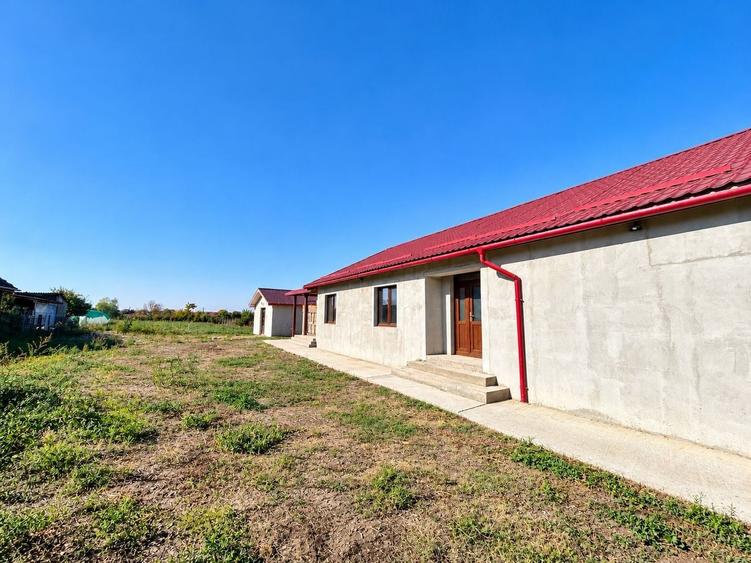 Casă individuală cu 4 camere cu Canalizare în Toboliu