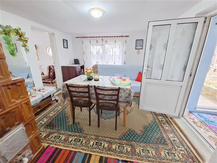 Casă cu 3 camere cu Teren 549 Mp în 9 Mai