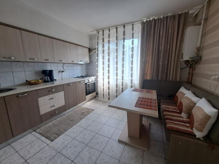 Apartament cu 2 camere decomandat în Uiasca
