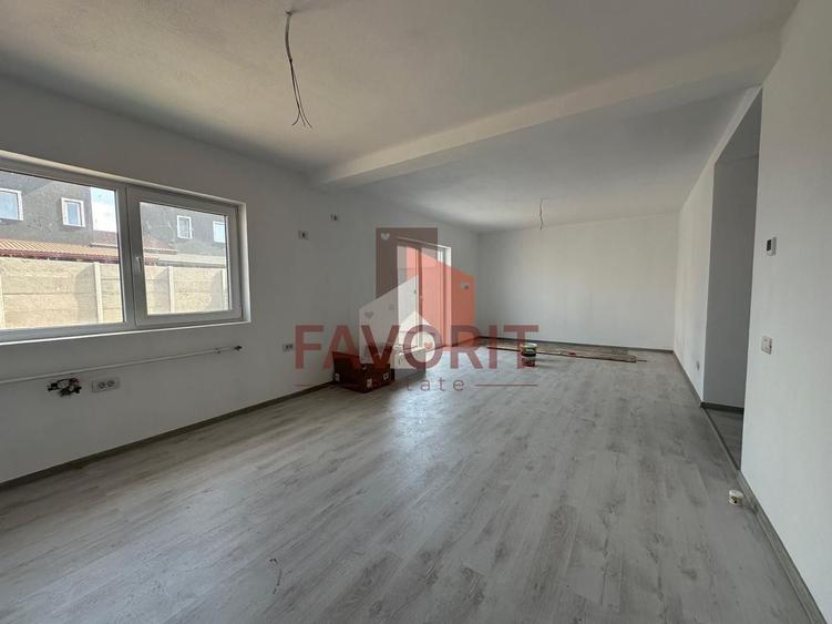 Duplex cu 3 camere cu Canalizare în Sânandrei