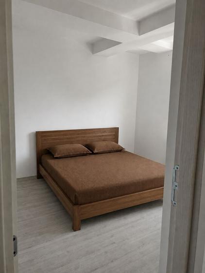 Apartament cu 2 camere semidecomandat în Roșu