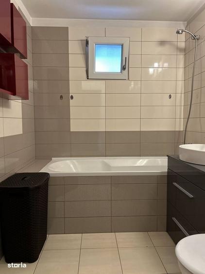 Apartament cu 3 camere decomandat în Drumul Taberei