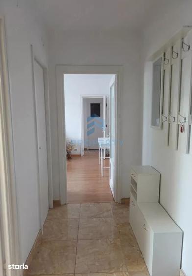 Apartament cu 3 camere semidecomandat, mobilat în Gara de Nord