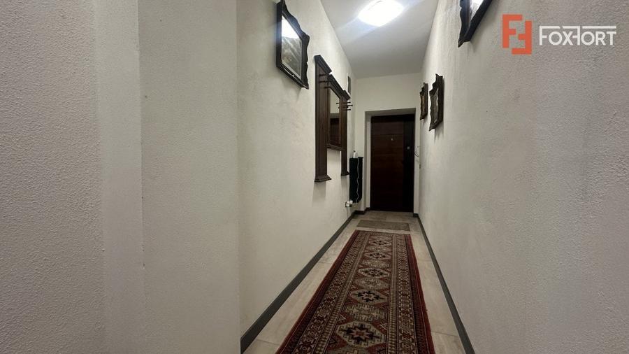 Apartament cu 2 camere decomandat, mobilat în P-ța Victoriei