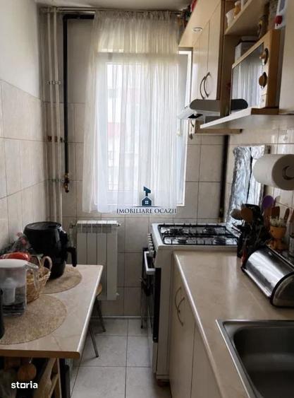 Apartament cu 3 camere semidecomandat în Giurgiului
