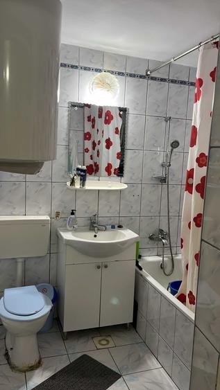 Casă cu 3 camere în Bordușani
