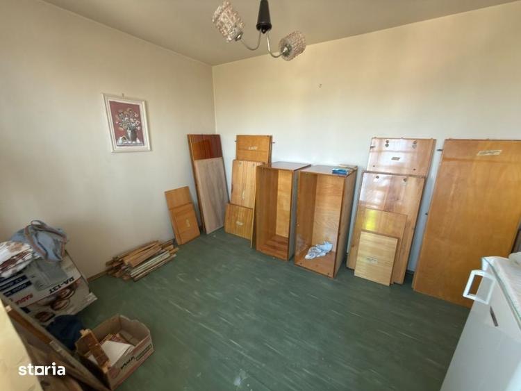 Apartament cu 3 camere semidecomandat în Andrei Mureșanu
