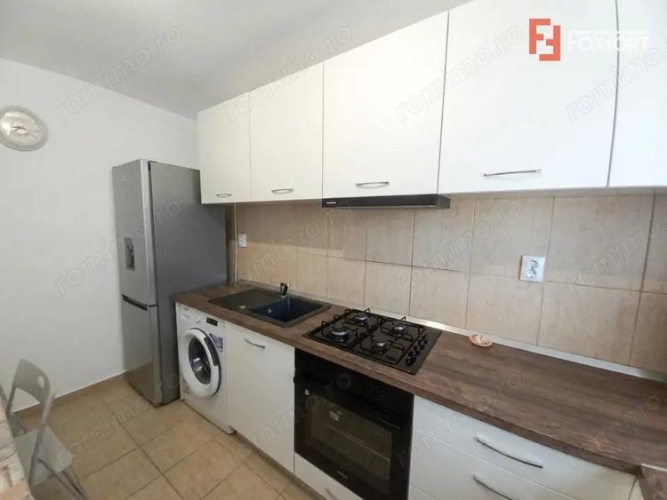 Casă cu 8 camere cu Teren 225 Mp în Ghiroda