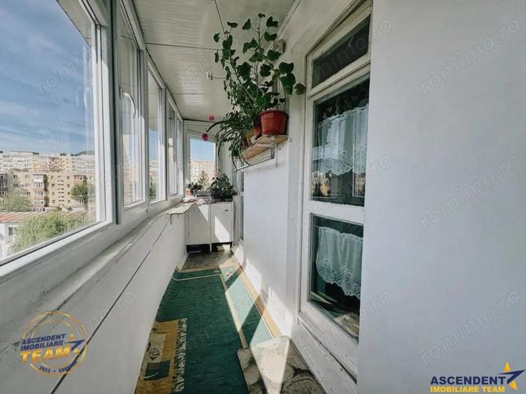 Apartament cu 2 camere decomandat în Florilor