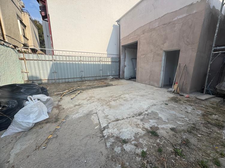 Casă individuală cu 4 camere cu Teren 400 Mp în Central
