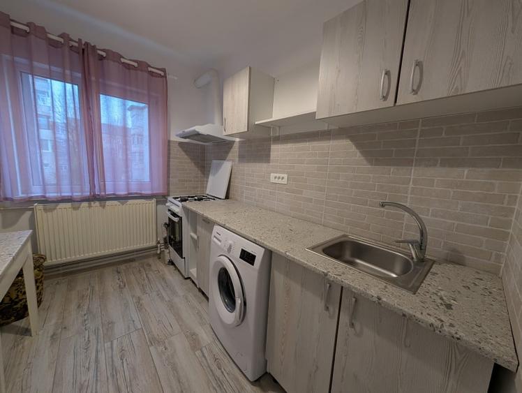 Apartament cu 2 camere decomandat în 9 Mai