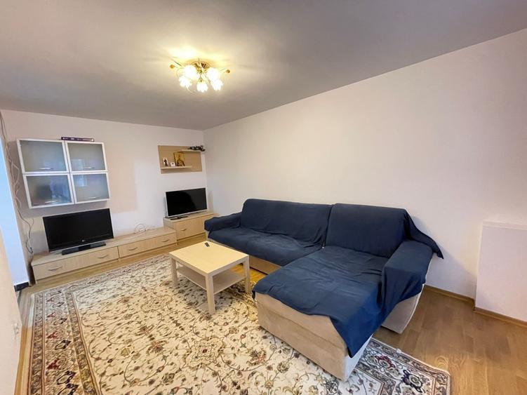Apartament cu 3 camere decomandat, mobilat în Păcurari