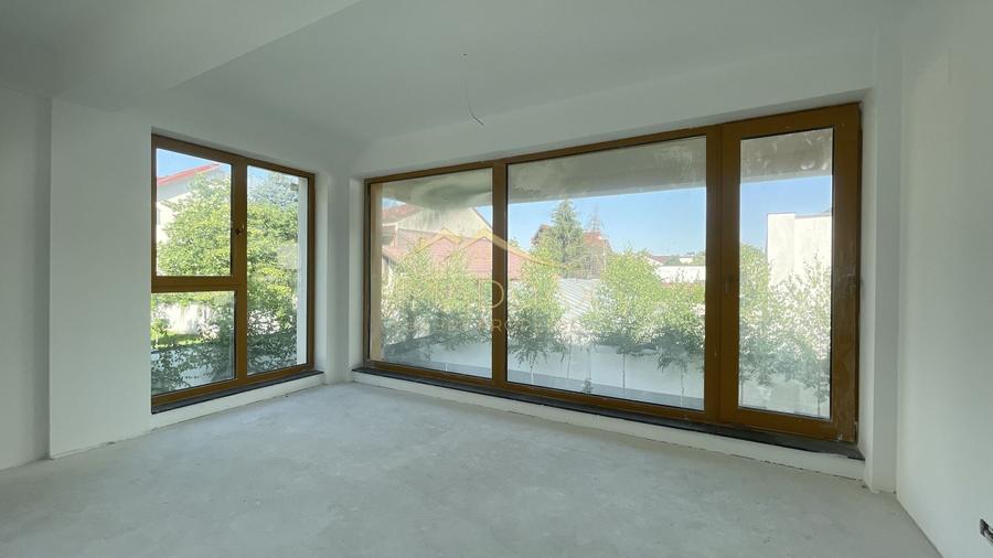 Apartament cu 3 camere decomandat în Domenii