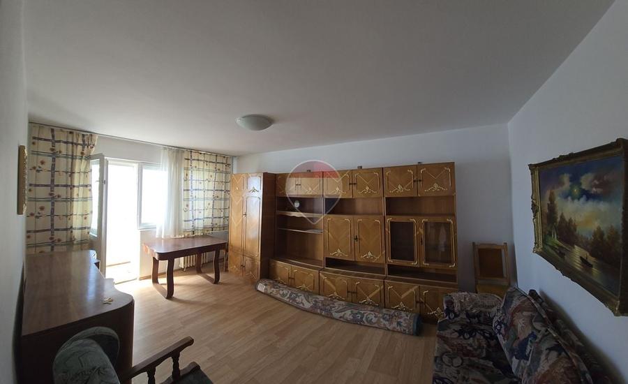 Apartament cu 3 camere decomandat, mobilat în Republicii