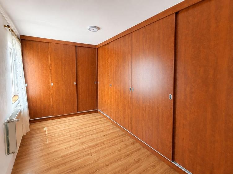 Casă individuală cu 4 camere cu Teren 234 Mp în Central