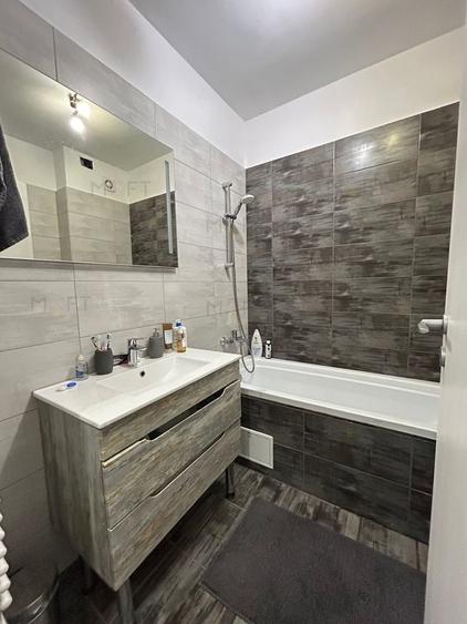 Apartament cu 2 camere decomandat, mobilat în Politehnica
