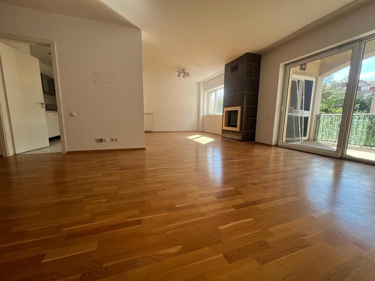 Apartament cu 3 camere decomandat în Pipera