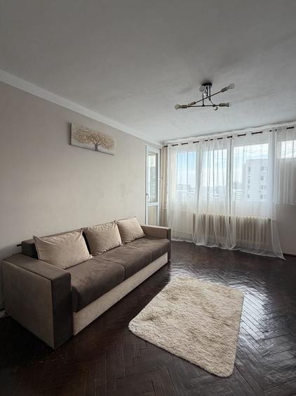 Apartament cu 2 camere decomandat în Titan