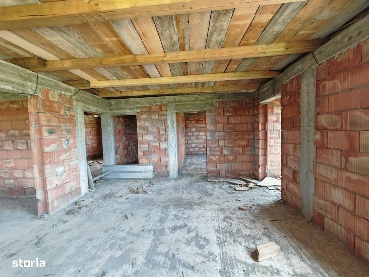 Casă cu 3 camere cu Teren 400 Mp în Hemeiuș