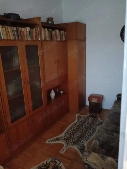 Apartament cu 4 camere semidecomandat în Dacia