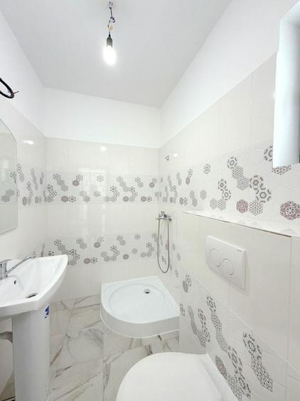 Casă individuală cu 6 camere cu Canalizare în Tei