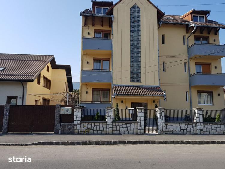 Apartament cu 4 camere, mobilat în Central