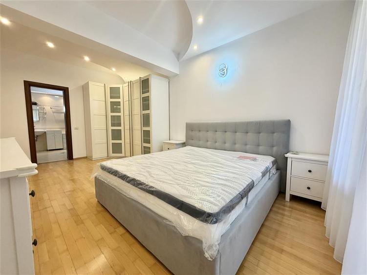 Apartament cu 3 camere decomandat în Herăstrău