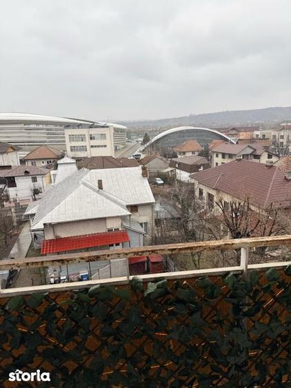 Apartament cu 3 camere decomandat în Central