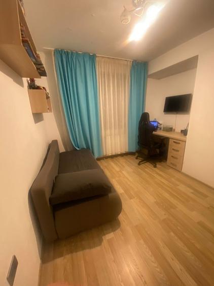 Apartament cu 3 camere decomandat în 13 Decembrie