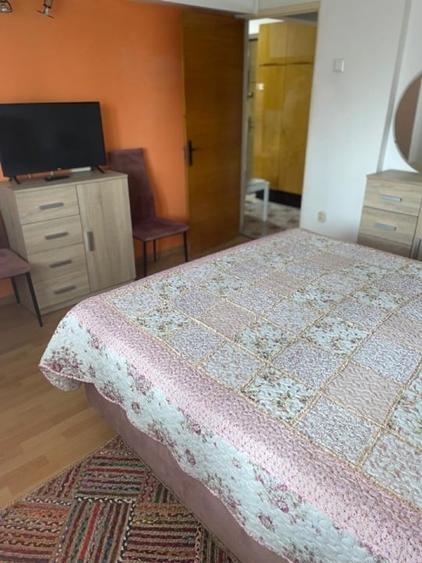 Apartament cu 2 camere decomandat, mobilat în Păcii