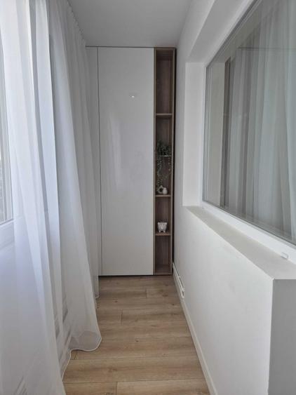 Apartament cu 3 camere semidecomandat în Circumvalațiunii