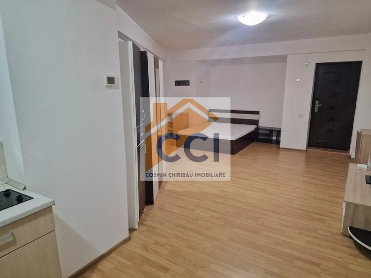 Garsonieră decomandată în Cornișa