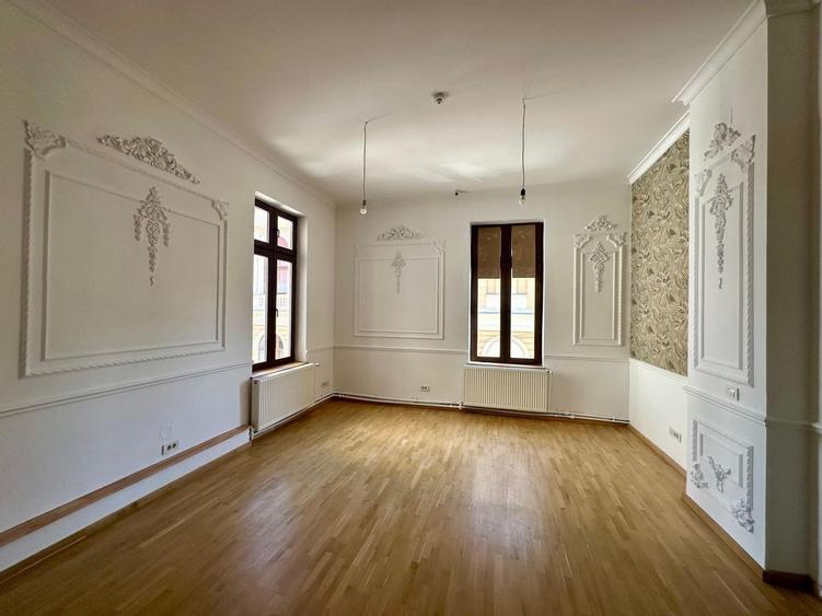 Birou, de 338.5 mp, în Armeneasca