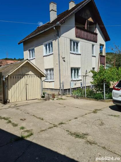 Casă cu 5 camere în Central