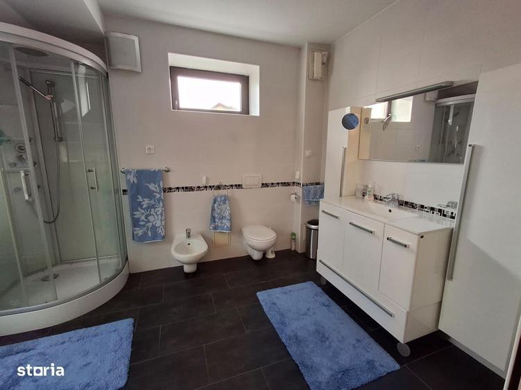 Casă cu 4 camere cu Teren 200 Mp în Calea Poplăcii